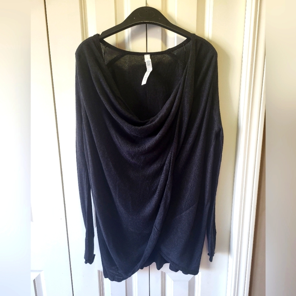 LULULEMON Size 4 Charcol Gray Iconic Twist and Wrap Sweater